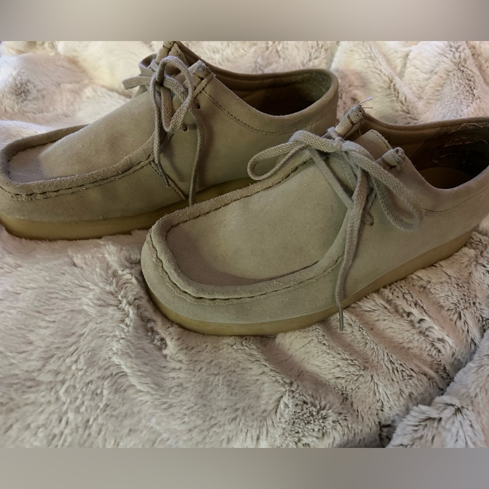 Clark’s wallabees 6.5